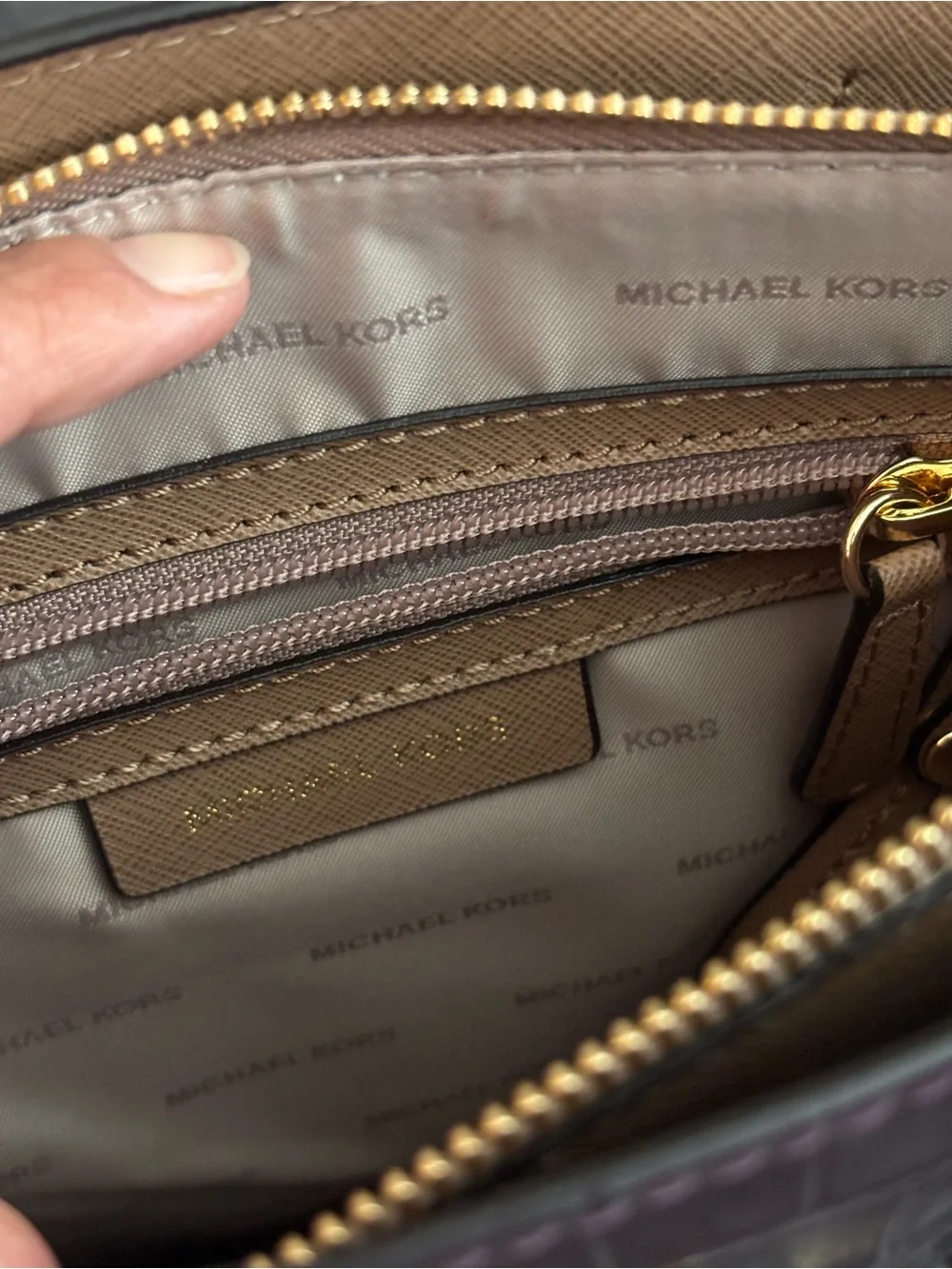 Gorgeous Michael Kors Croc-Embossed Satchel in Burgundy with Gold Hardware - Picture 9 of 14